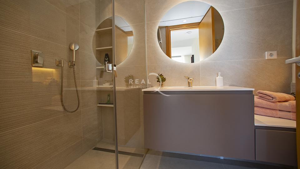 2nd bathroom