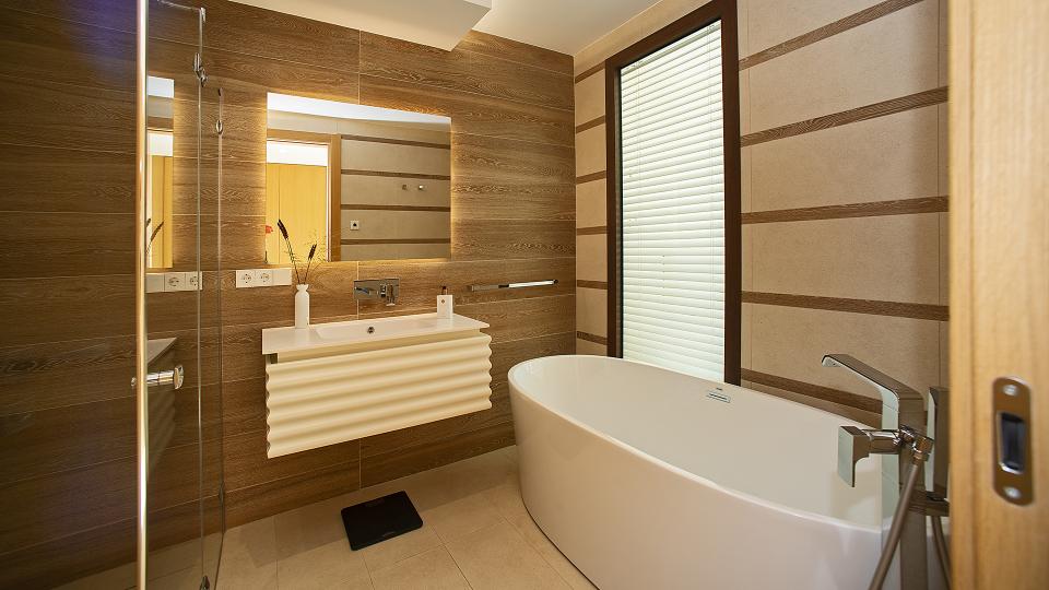 bathroom ensuite with underfloor heating