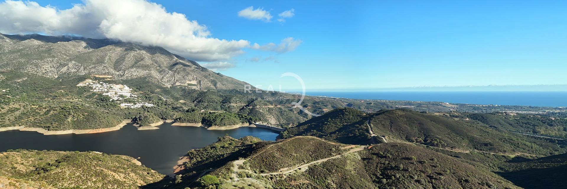 Mimosas Views, Istán Lake, Mediterranean Sea and La Concha Mountain